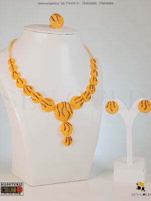 P1355852-300x400.jpg bij2